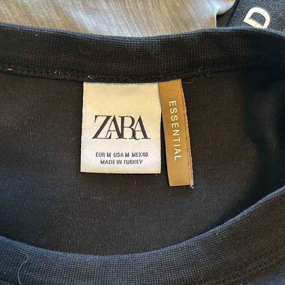 ZARA - TSHIRT - Picture 2 of 2
